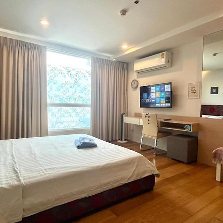 Cozy Studio Walk To Bts Free Wi-Fi Great Location Bangkok Buitenkant foto