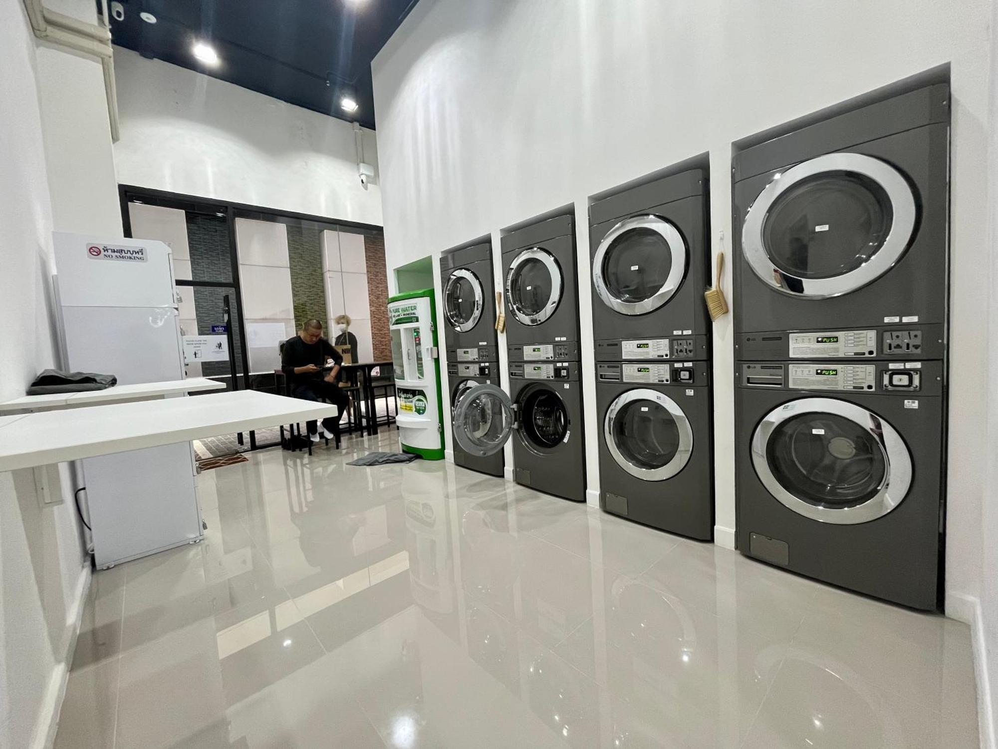 Cozy Studio Walk To Bts Free Wi-Fi Great Location Bangkok Buitenkant foto